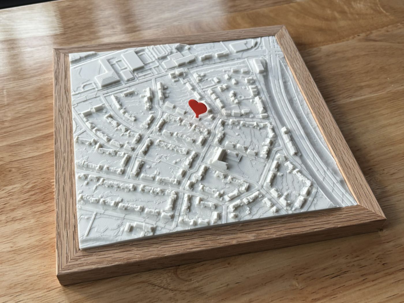 Miniaturmodell Stadtkarte 3D Druck, farbiger Herzmarkierung, hochwertiger 3D-gedruckter Stadtplan.