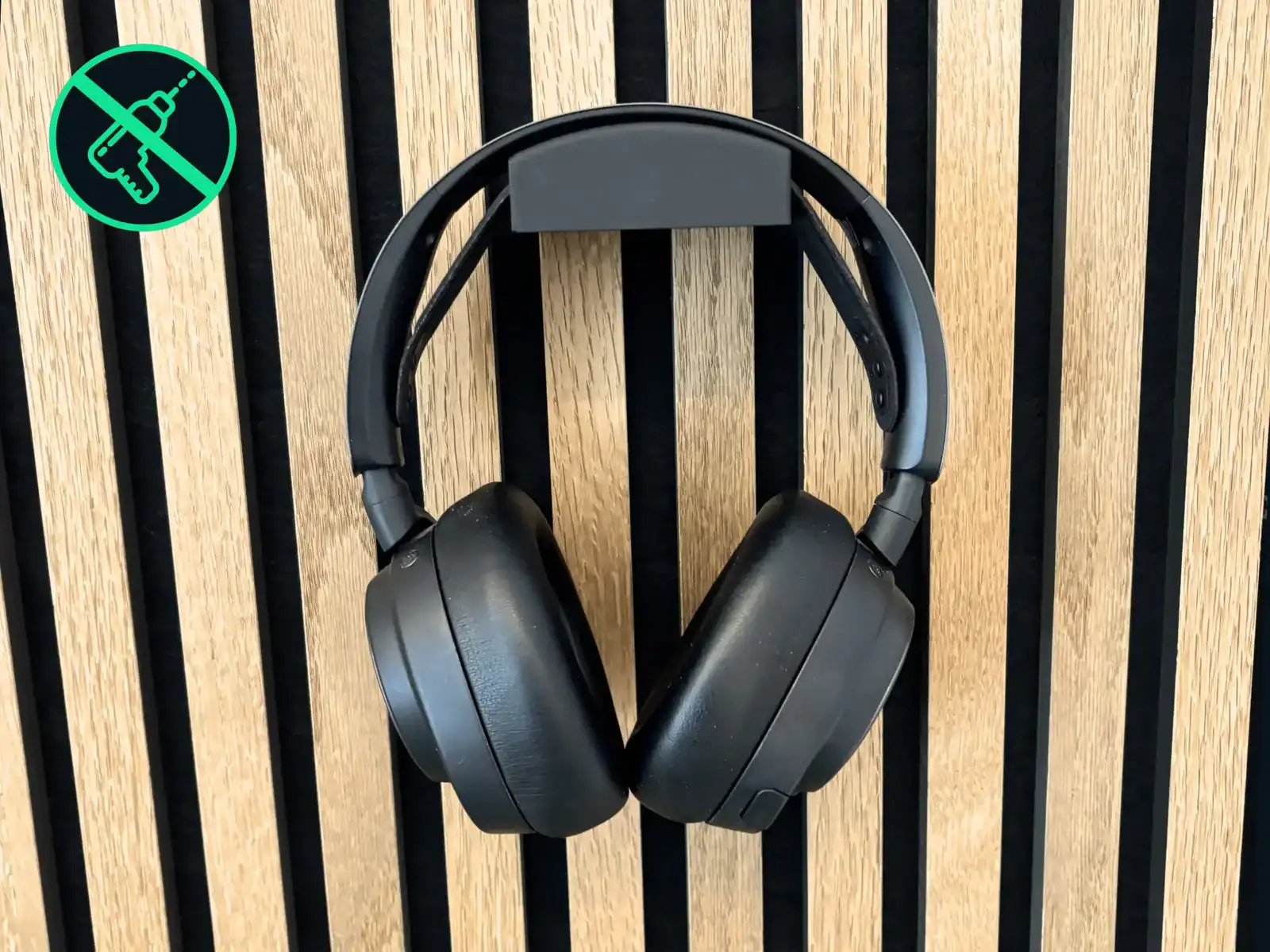 Headset Halter mit Kopfhoerer an Akustikpaneele ohne Bohren